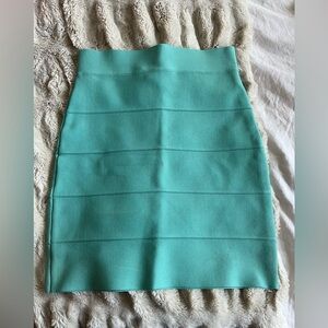 BCBGMAXAZRIA GARDENIA SIMONE TEXTURED POWER SKIRT LHL3B707/B406W SIZE S